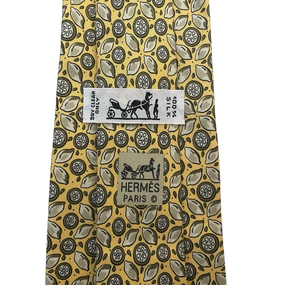 Hermes Men's Tie Lemons Yellow/Green Satin Silk 7638 TA 3 5/8" (W) x 59.25" (L)